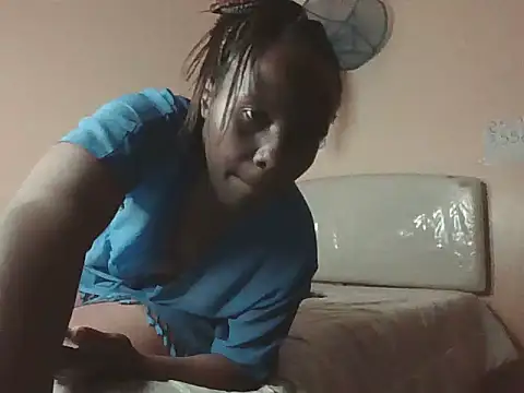 pinky-lips online show from 05/19/26, 04:46