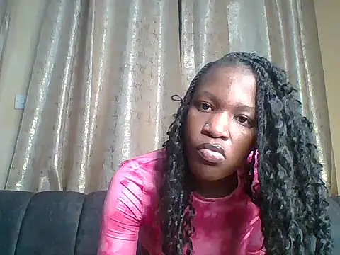 Snapshot of Sexy_dotta chatting on 06/14/26, 08:00 Sexy dotta online show from 06/14/26, 08:00