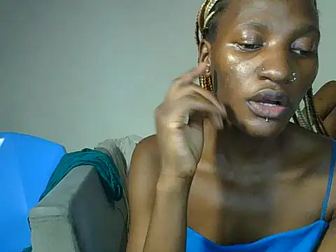 Snapshot of SleekCandy_petites chatting on 06/14/26, 04:31 SleekCandy petites online show from 06/14/26, 04:31