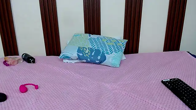 skinnykattylush19 online show from 06/19/26, 06:18