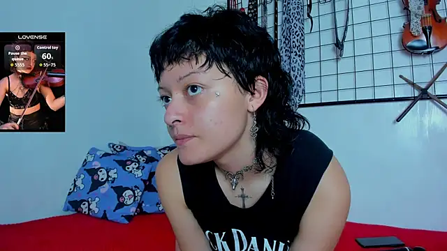 Snapshot of baby_punk_ chatting on 07/09/26, 12:48 baby punk online show from 07/09/26, 12:48