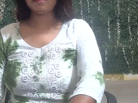 shallykaur online show from 06/04/26, 03:45
