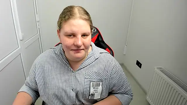 Bella shyy  online show from 05/17/26, 08:55