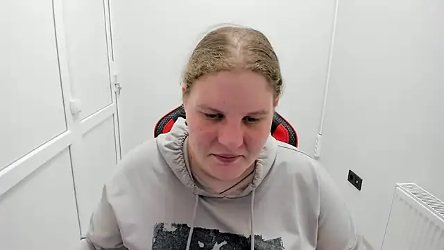 Bella shyy  online show from 06/25/26, 12:53