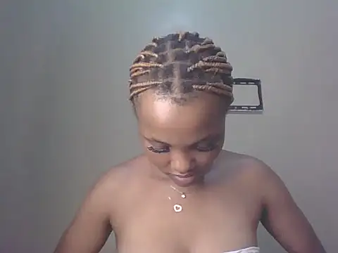 PrettyT5 online show from 06/25/26, 06:07