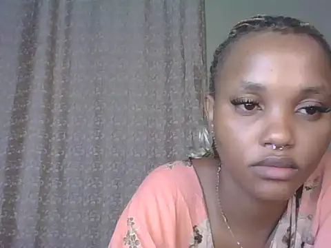 PrettyT5 online show from 06/28/26, 05:52