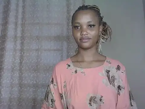 PrettyT5 online show from 06/29/26, 06:19