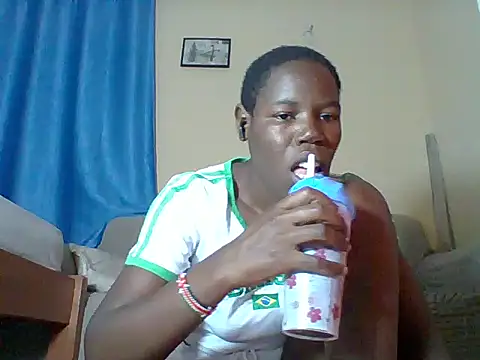 Snapshot of Blacksexyqueen24 chatting on 06/27/26, 04:34 Blacksexyqueen24 online show from 06/27/26, 04:34