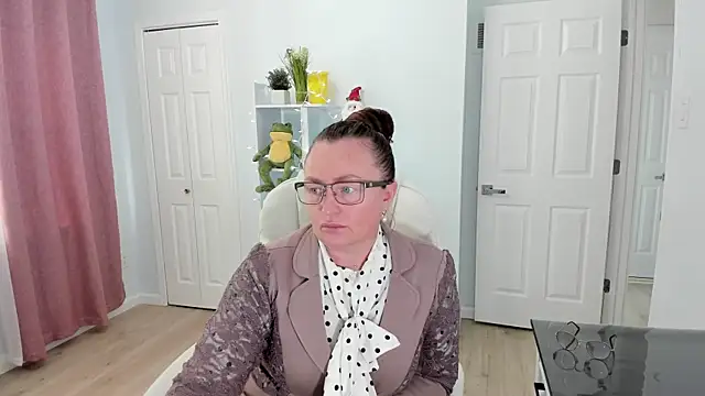 Vika73 online show from 12/18/24, 04:17