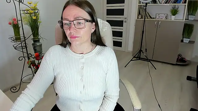 Vika73 online show from 12/16/25, 06:07