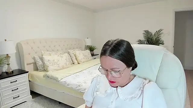 Vika73 online show from 04/23/26, 12:29