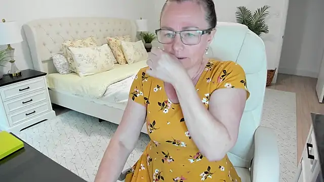 Vika73 online show from 04/24/26, 04:42