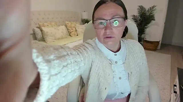 Vika73 online show from 05/28/26, 11:18