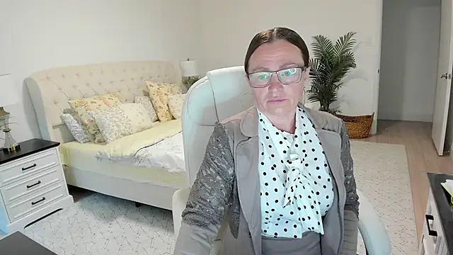 Vika73 online show from 06/04/26, 10:54