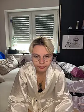 Snapshot of HannahFoxxx chatting on 05/19/26, 09:15 HannahFoxxx online show from 05/19/26, 09:15
