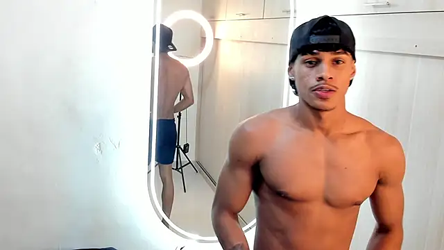 Snapshot of Joao_da_silva19 chatting on 06/03/26, 01:03 Joao da silva19 online show from 06/03/26, 01:03