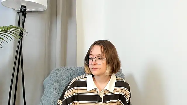 JaclynBoluda online show from 05/18/26, 01:06