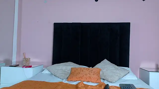 Snapshot of MILA_AND_COTI chatting on 07/08/26, 11:09 MILA AND COTI online show from 07/08/26, 11:09