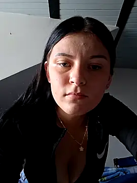 Snapshot of Yeras_ chatting on 06/04/26, 06:14 Yeras online show from 06/04/26, 06:14