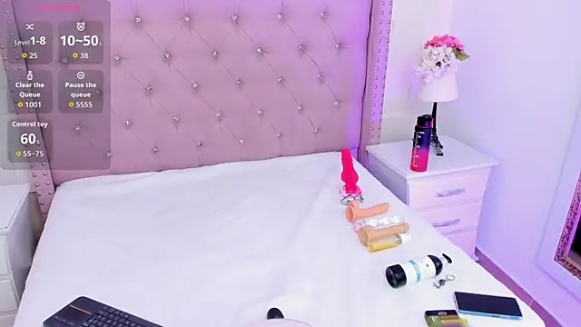 HollyBloom  online show from 06/24/26, 04:17