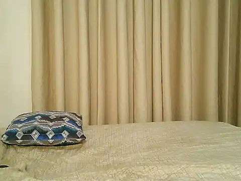 Snapshot of Chocolate_vee chatting on 07/07/26, 12:24 Chocolate vee online show from 07/07/26, 12:24