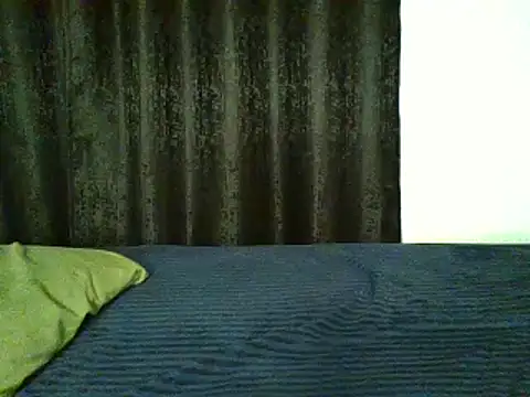 Snapshot of sweetdarling4 chatting on 06/18/26, 04:13 sweetdarling4 online show from 06/18/26, 04:13
