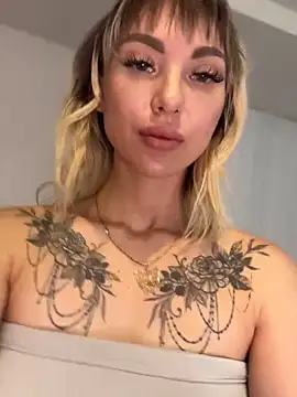 Snapshot of TeaseBabeXXX chatting on 06/27/26, 10:26 TeaseBabeXXX online show from 06/27/26, 10:26