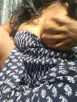 Snapshot of Tamil-ammukutty18 chatting on 07/10/26, 01:54 Tamil-ammukutty18 online show from 07/10/26, 01:54
