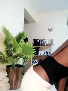 Snapshot of _Luxurydoll chatting on 06/01/26, 08:43 Luxurydoll online show from 06/01/26, 08:43