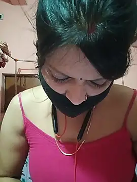 Snapshot of ZOYA-STRIP chatting on 06/24/26, 04:28 ZOYA-STRIP online show from 06/24/26, 04:28