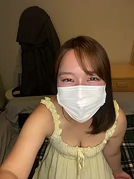 Snapshot of mami_ch chatting on 05/22/26, 02:33 mami ch online show from 05/22/26, 02:33