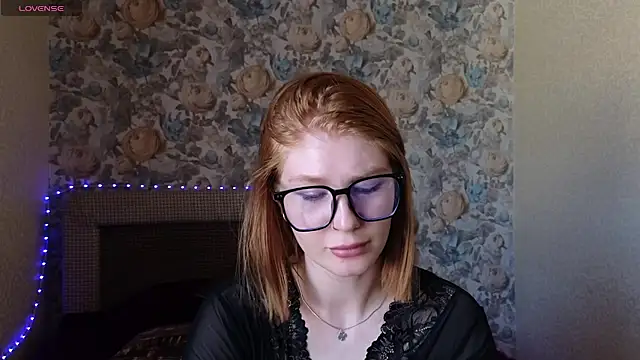 Snapshot of Juli_Ginger chatting on 06/25/26, 05:56 Juli Ginger online show from 06/25/26, 05:56