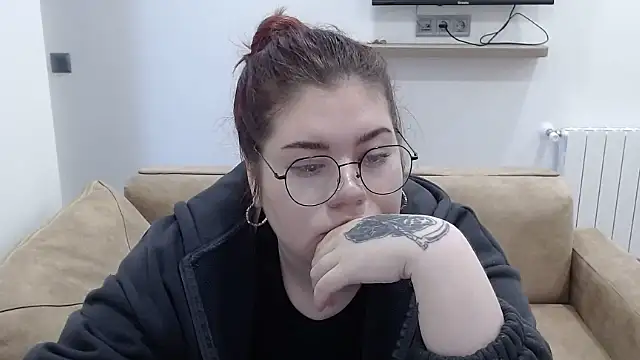 Snapshot of Isabel_Graves chatting on 05/20/26, 06:08 Isabel Graves online show from 05/20/26, 06:08