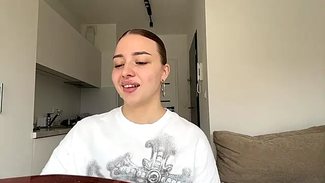 Snapshot of BrandiEngberg chatting on 05/18/26, 11:38 BrandiEngberg online show from 05/18/26, 11:38