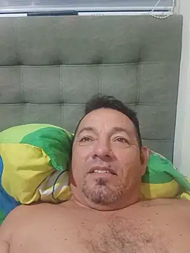 Snapshot of Gerardo_Camila chatting on 05/19/26, 02:40 Gerardo Camila online show from 05/19/26, 02:40