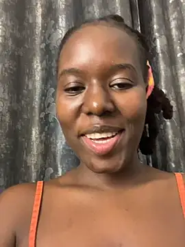 Snapshot of Lushlola254 chatting on 05/17/26, 08:05 Lushlola254 online show from 05/17/26, 08:05