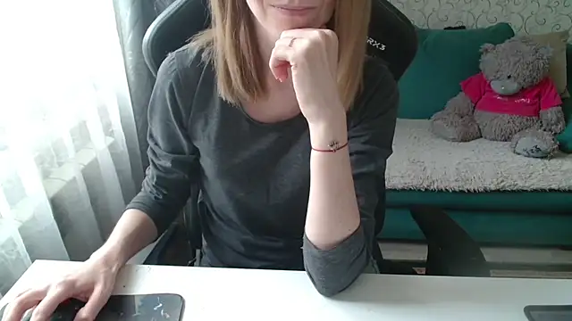 Snapshot of -Millamanka- chatting on 05/28/26, 02:58 -Millamanka- online show from 05/28/26, 02:58
