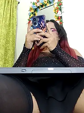 Snapshot of Elektra_bigcock chatting on 05/20/26, 12:06 Elektra bigcock online show from 05/20/26, 12:06