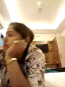 Snapshot of Miss_kirtii chatting on 05/18/26, 07:47 Miss kirtii online show from 05/18/26, 07:47