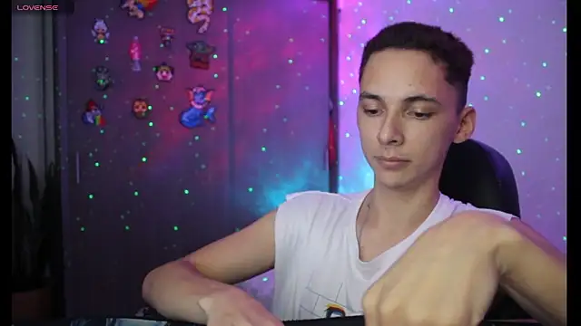 Snapshot of archi_love chatting on 02/05/25, 10:19 archi love online show from 02/05/25, 10:19