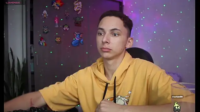 Snapshot of archi_love chatting on 02/05/25, 01:22 archi love online show from 02/05/25, 01:22