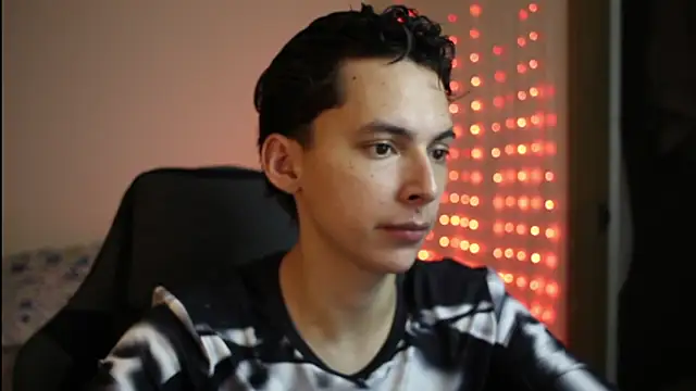 archi love online show from 04/12/26, 04:06