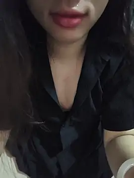 Linh-Anhh online show from 05/31/26, 09:05