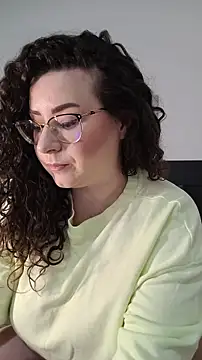 Snapshot of Elissa_Floyd__ chatting on 05/23/26, 05:12 Elissa Floyd online show from 05/23/26, 05:12