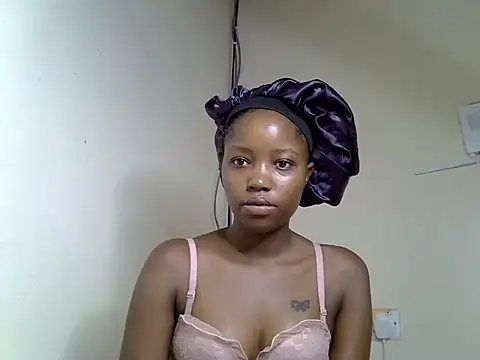 Pretty kitty48 online show from 06/18/26, 12:53