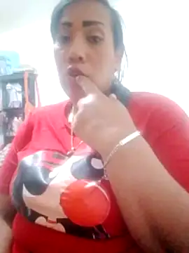Snapshot of OliviaWilliamm chatting on 06/20/26, 12:25 OliviaWilliamm online show from 06/20/26, 12:25