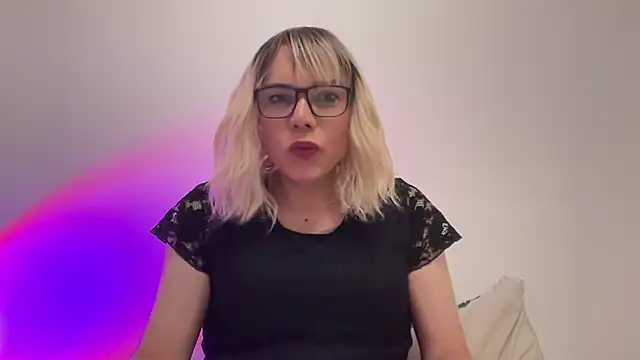 nikki trans fun online show from 05/18/26, 04:46