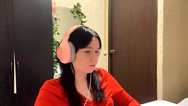 Snapshot of JulianPitta chatting on 06/18/26, 08:13 JulianPitta online show from 06/18/26, 08:13