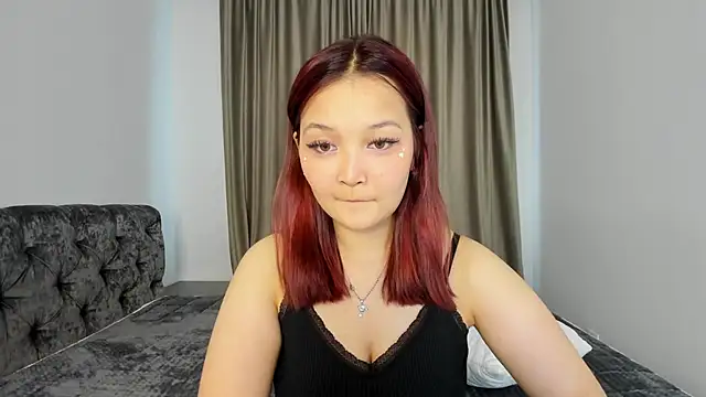 Snapshot of laylasweet_ chatting on 05/25/26, 10:43 laylasweet online show from 05/25/26, 10:43