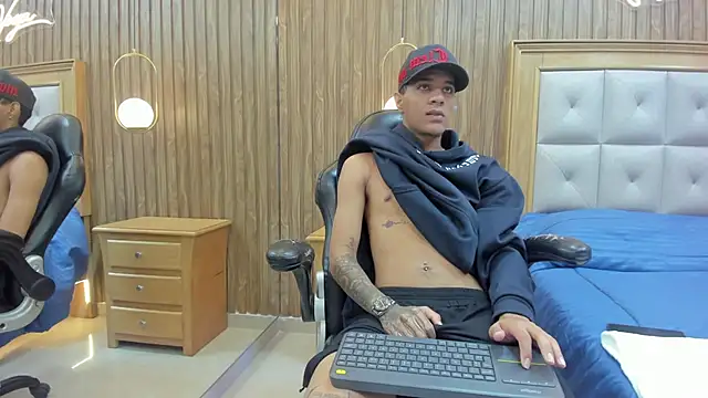 Snapshot of Mael_Jason chatting on 06/09/26, 11:33 Mael Jason online show from 06/09/26, 11:33